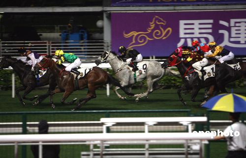 关于预测香港今晚特马行为的警示——警惕违法犯罪问题